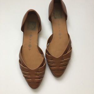 Woven pointed toe flat - brown DV by dolce vida